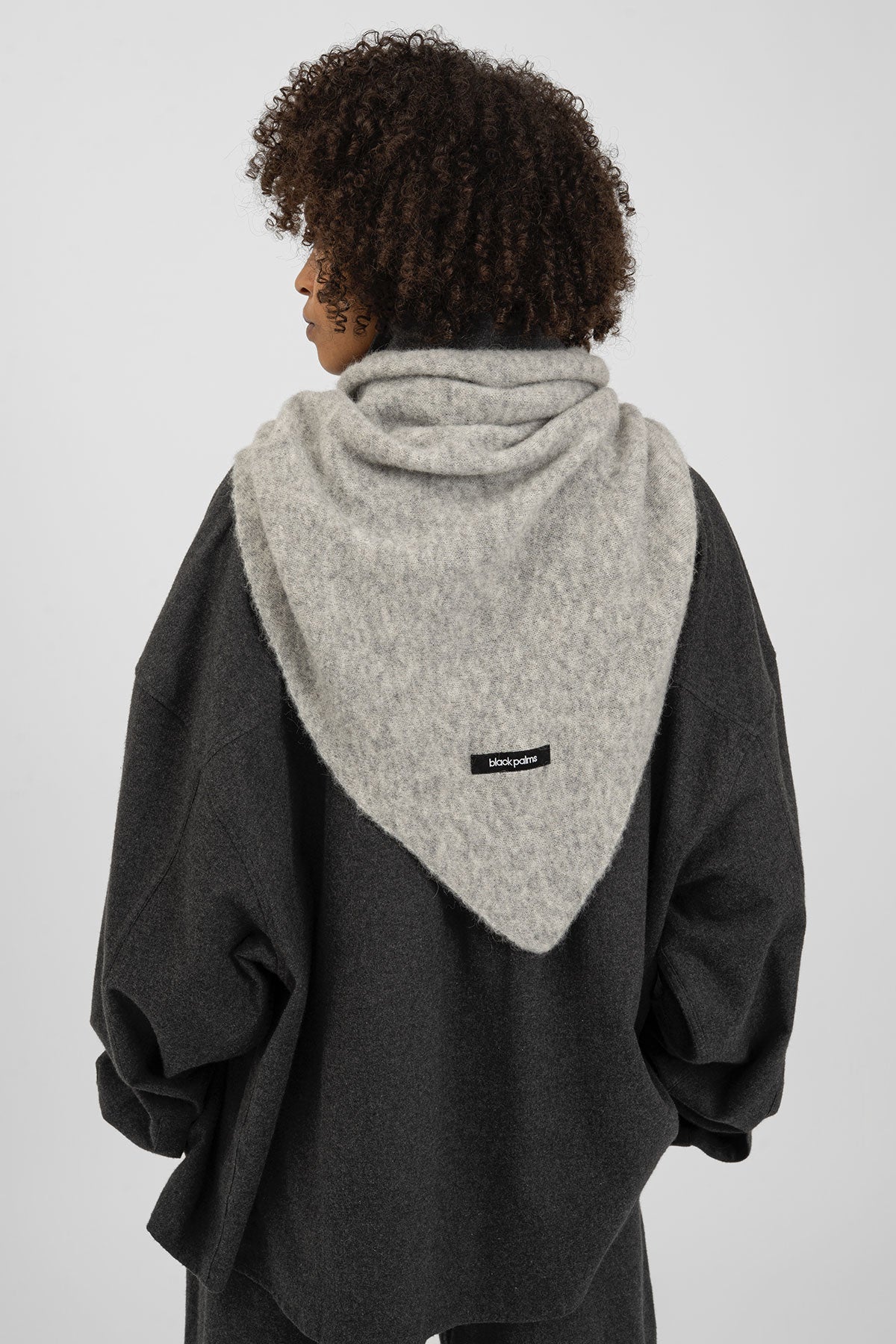 TRIANGLE Maxi Scarf Light Grey