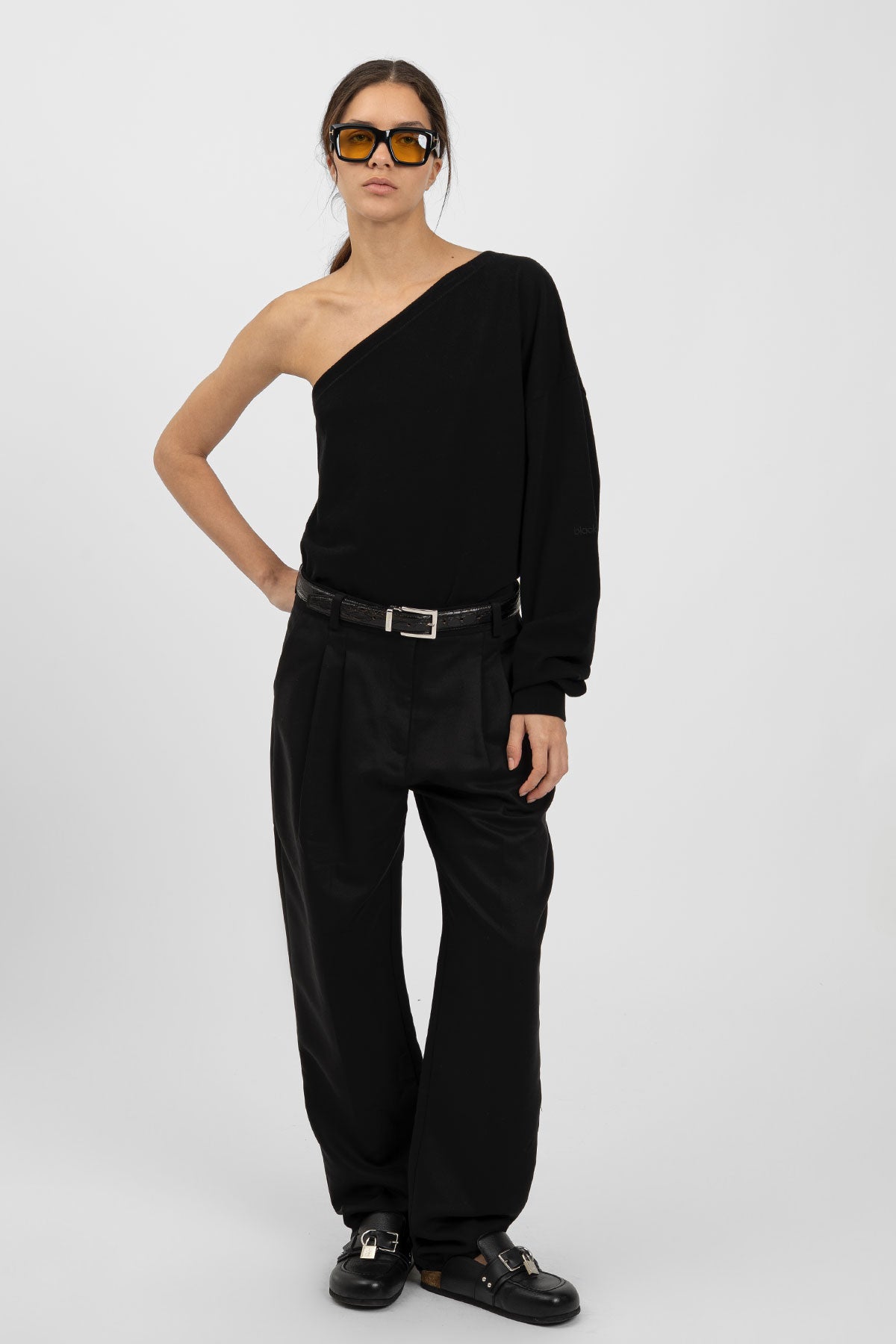 bp ICONIC 016 One Shoulder Black