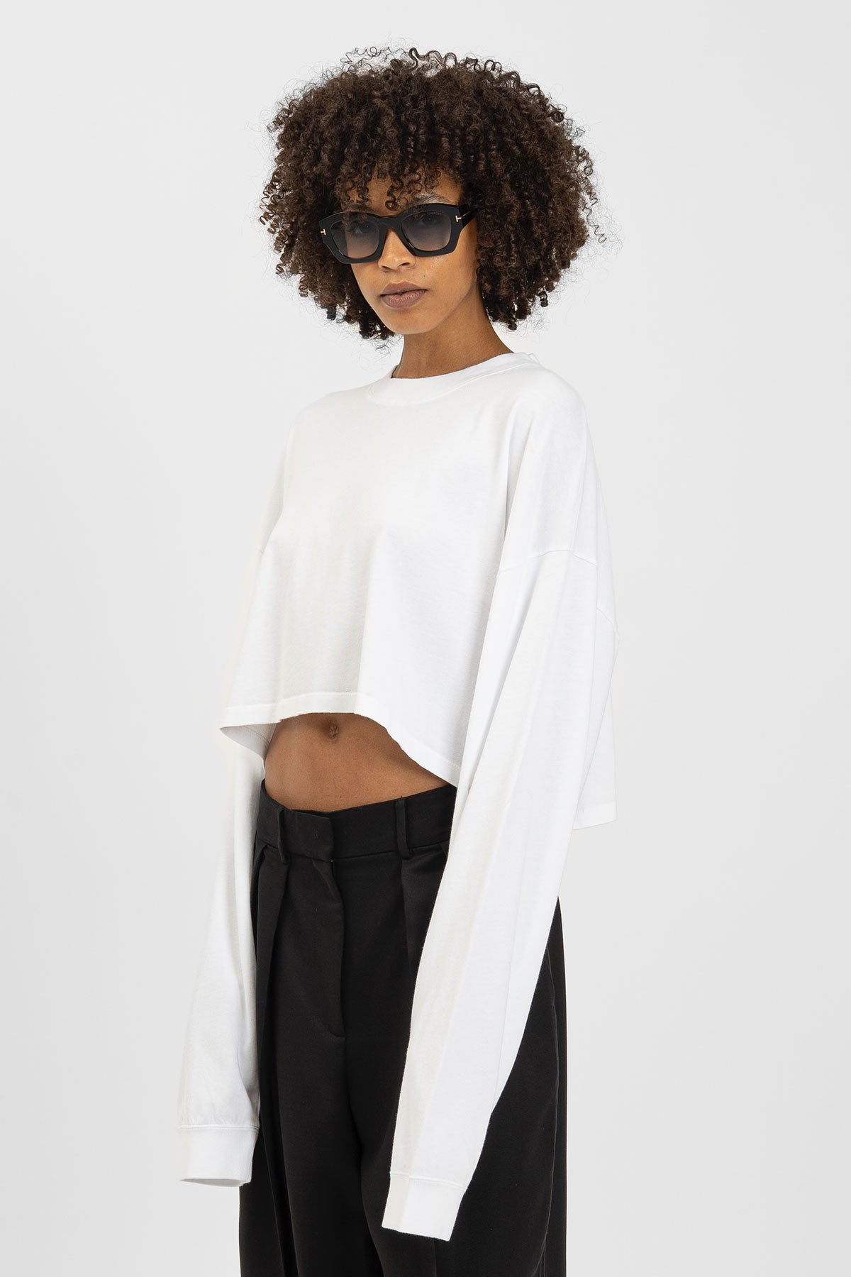 bp ICONIC 009 Crop Long Tee White
