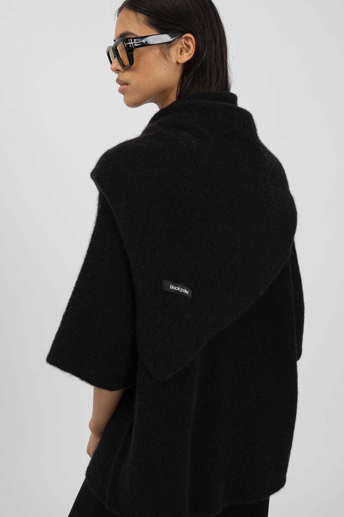 TRIANGLE Maxi Scarf  Black