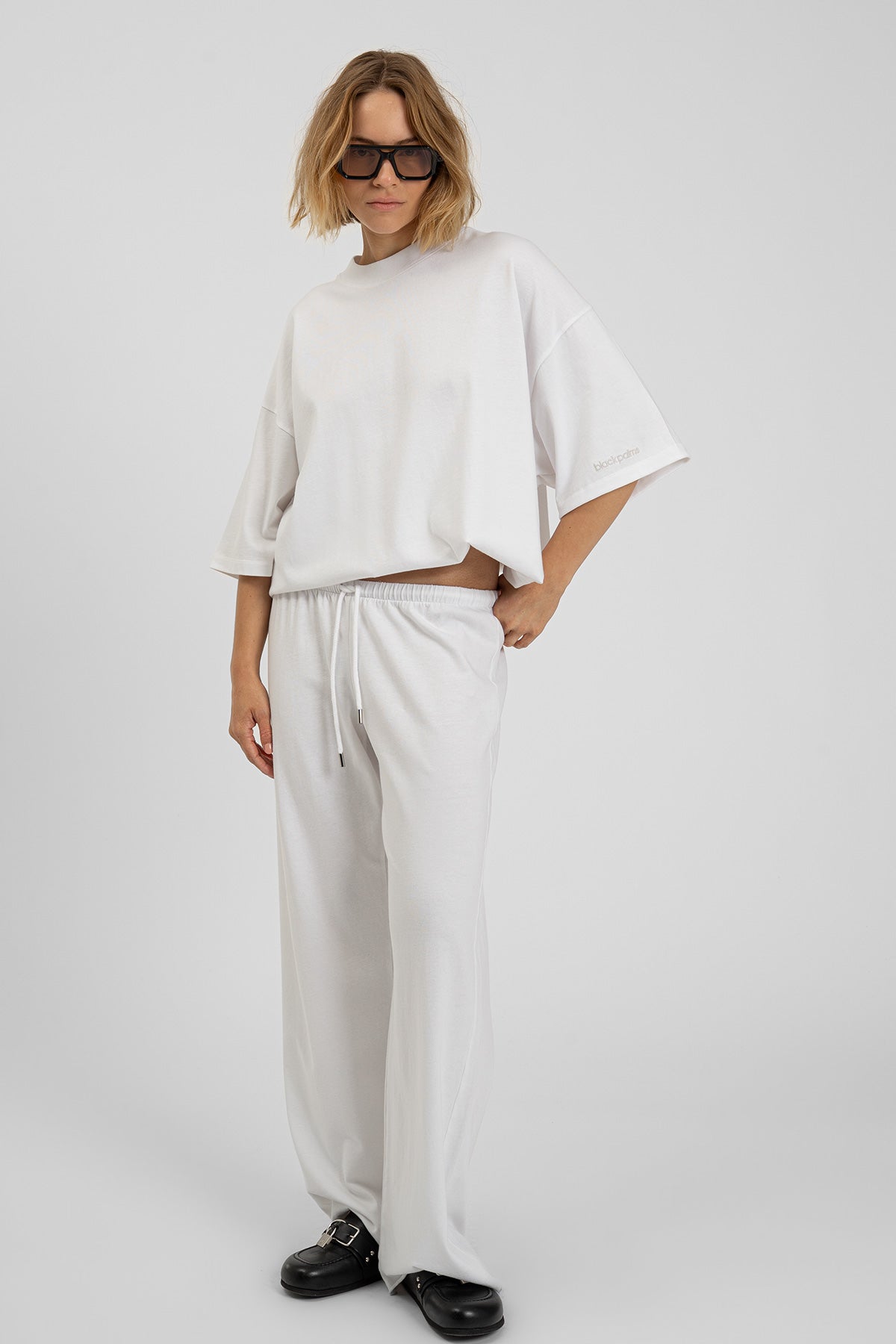 bp ICONIC 020 Flares White