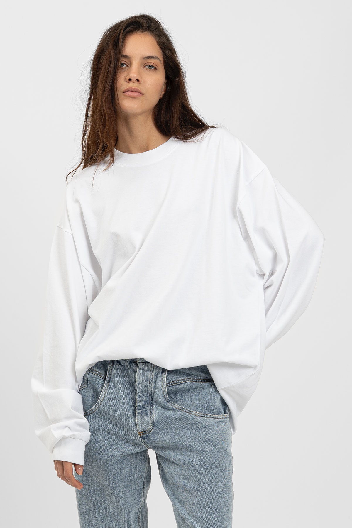 bp ICONIC 003 Long Tee White